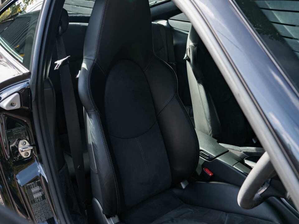 Image 37/50 de Porsche 911 Carrera GTS (2011)