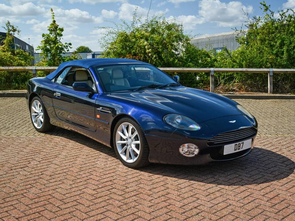 Image 10/50 de Aston Martin DB 7 Vantage Volante (2001)