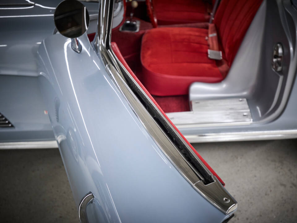Image 30/78 of Chevrolet Corvette (1962)
