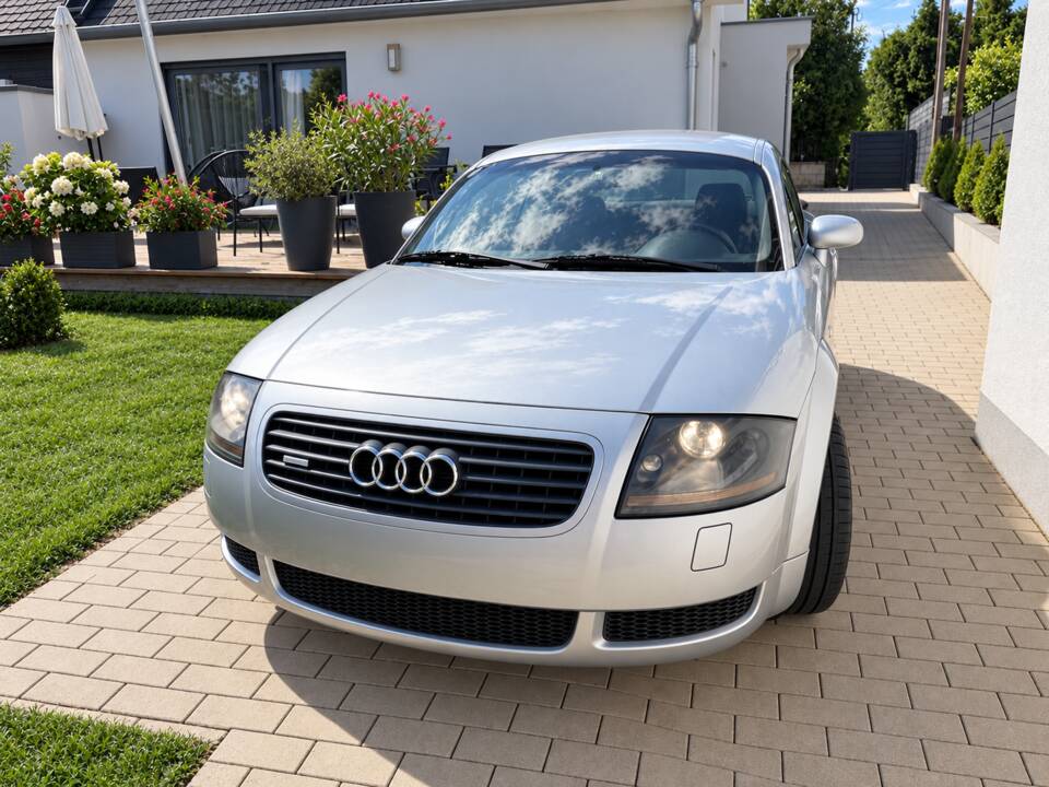 Imagen 2/6 de Audi TT 1.8 T quattro (1999)