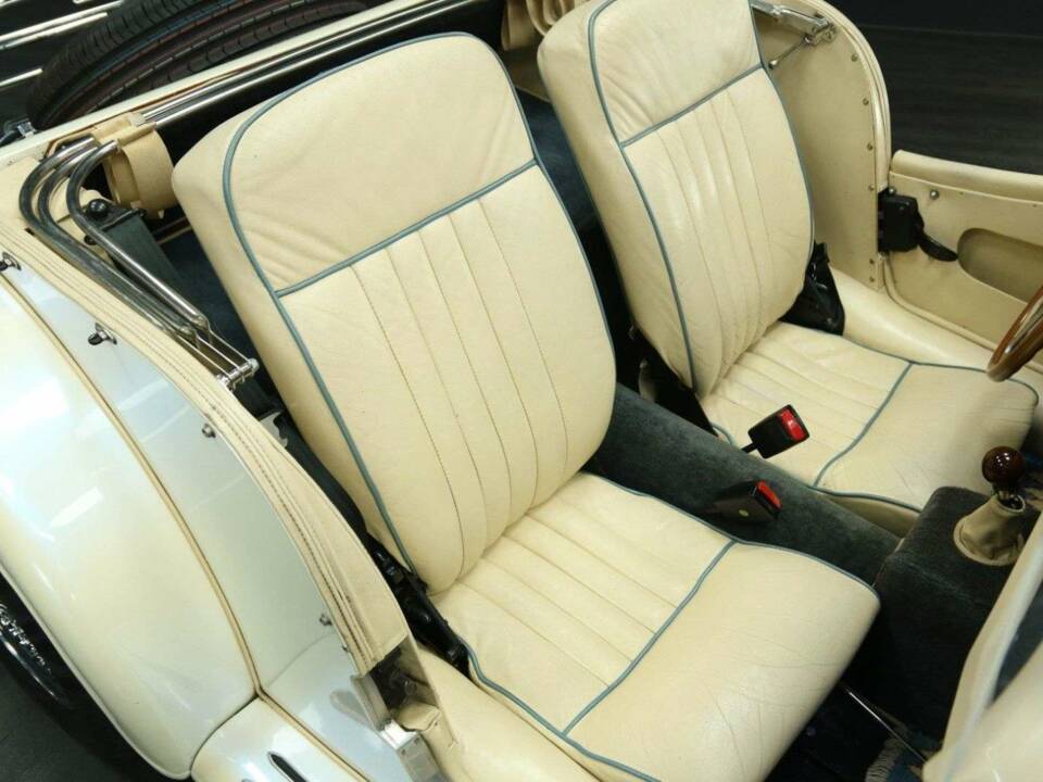 Bild 17/30 von Morgan Plus 8 Inj. (1987)