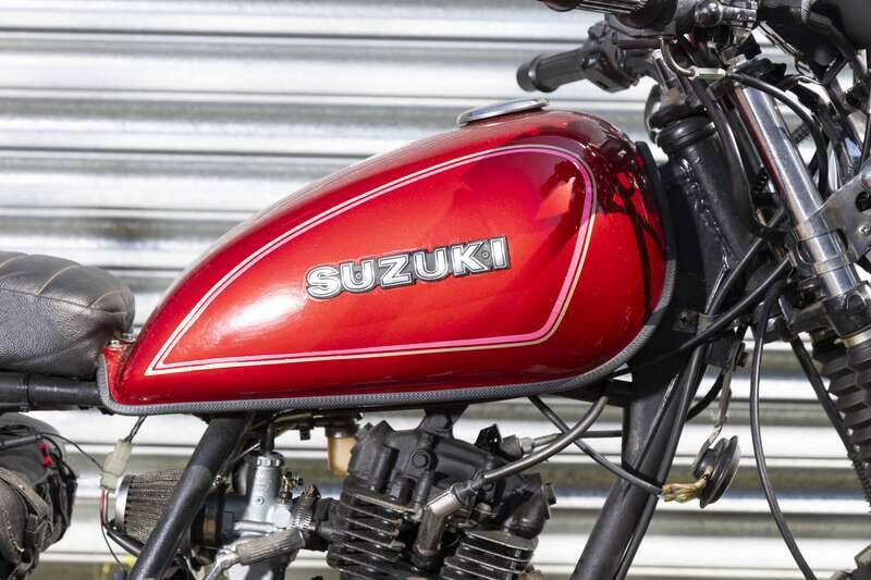 Image 8/18 of Suzuki DUMMY (1986)