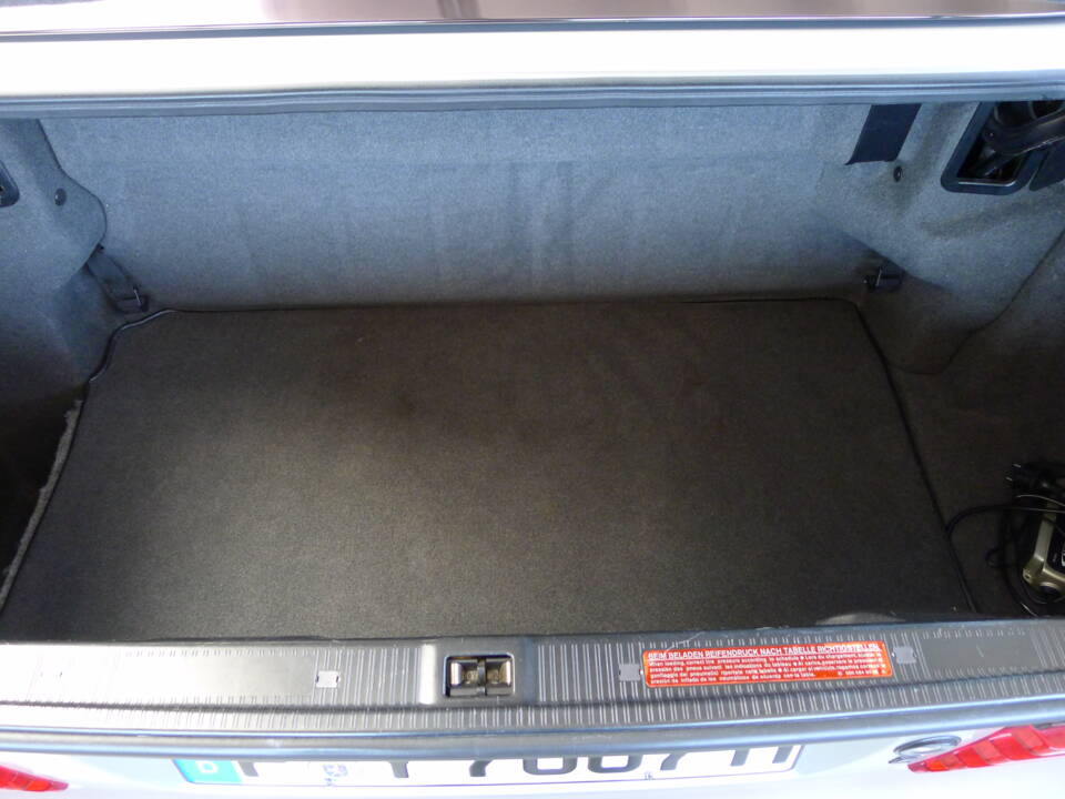 Image 13/47 of Mercedes-Benz 500 SL (1992)