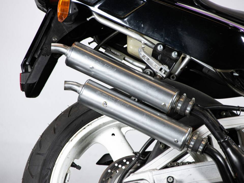 Afbeelding 25/45 van Suzuki RGV 250 Gamma (1992)