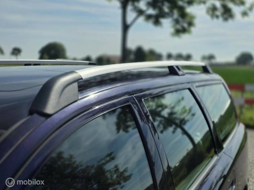 Image 12/39 of Volvo V 70 2.4 (2006)