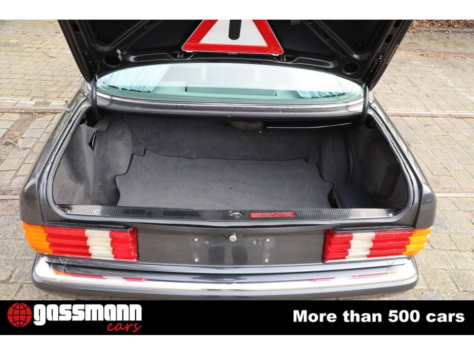 Afbeelding 9/15 van Mercedes-Benz 560 SEL (1990)
