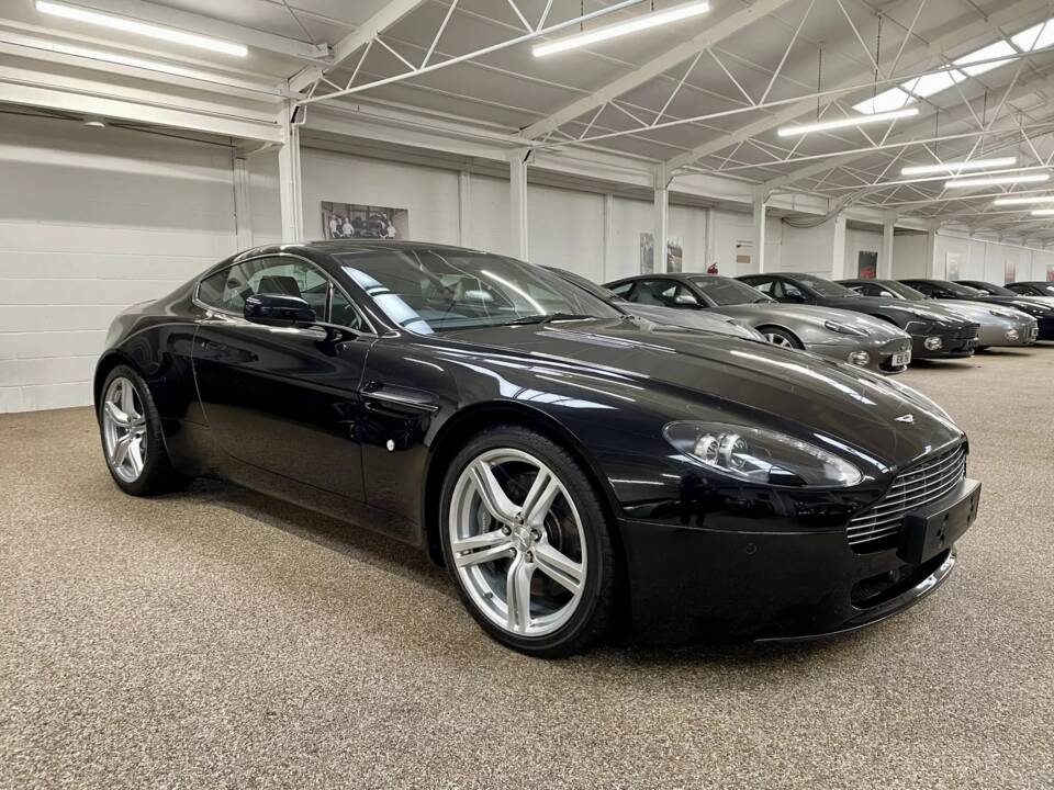 Image 2/12 de Aston Martin V8 Vantage (2009)