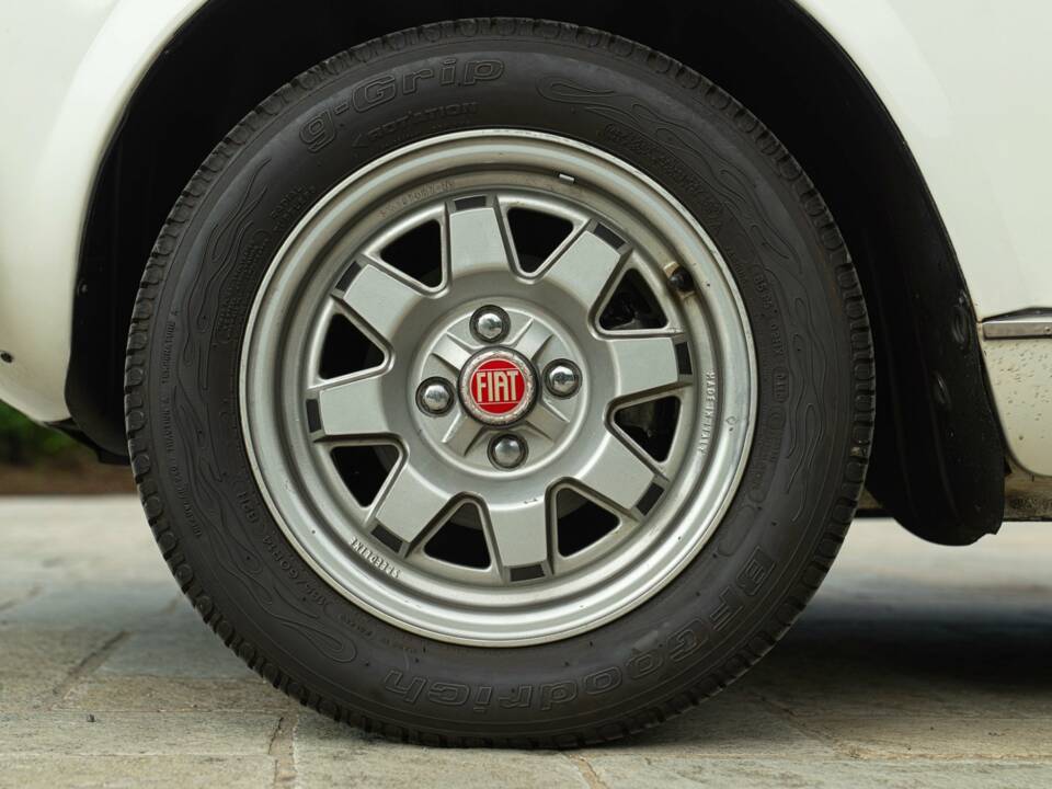 Image 29/50 of FIAT Spider 2000 Pininfarina 50th Anniversary Edition (1981)