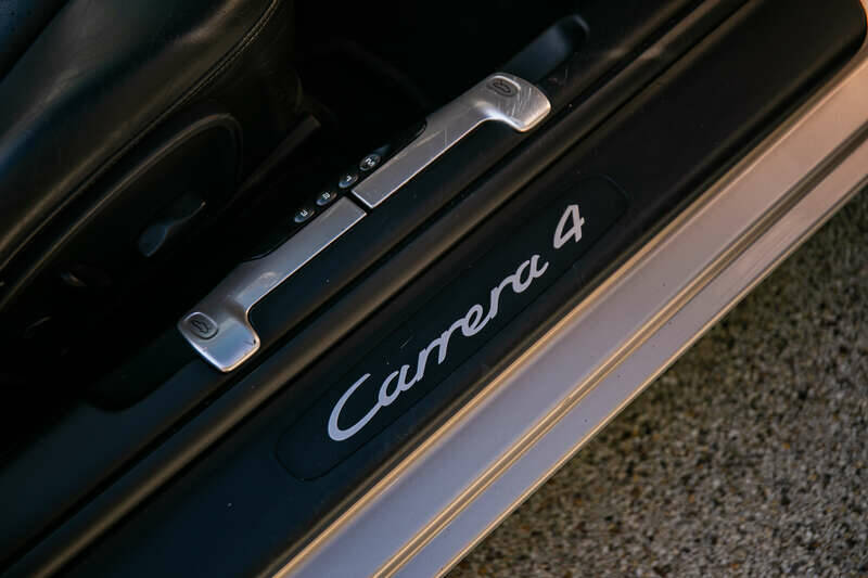 Imagen 17/27 de Porsche 911 Carrera 4 (2000)