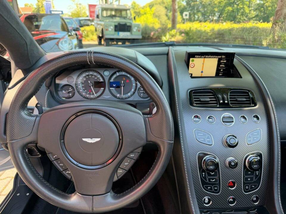 Image 23/43 of Aston Martin V8 Vantage S (2017)