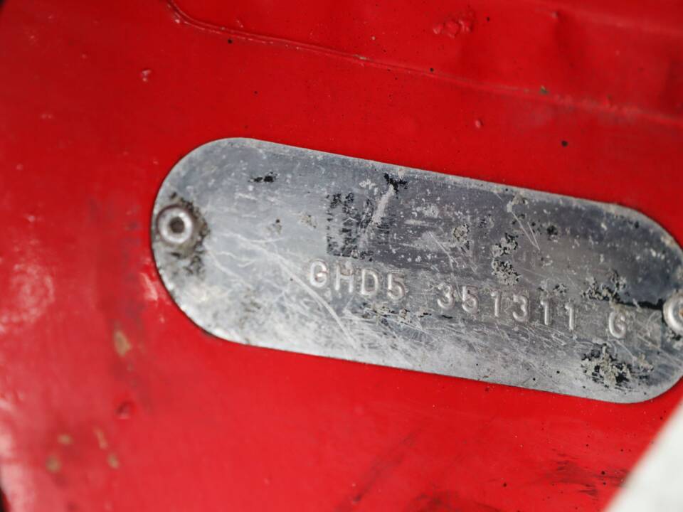 Image 33/50 of MG MGB GT (1974)