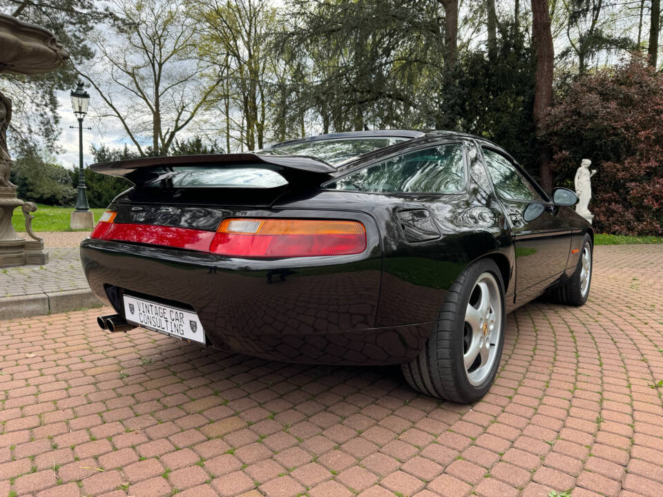 Afbeelding 41/54 van Porsche 928 GTS (1995)