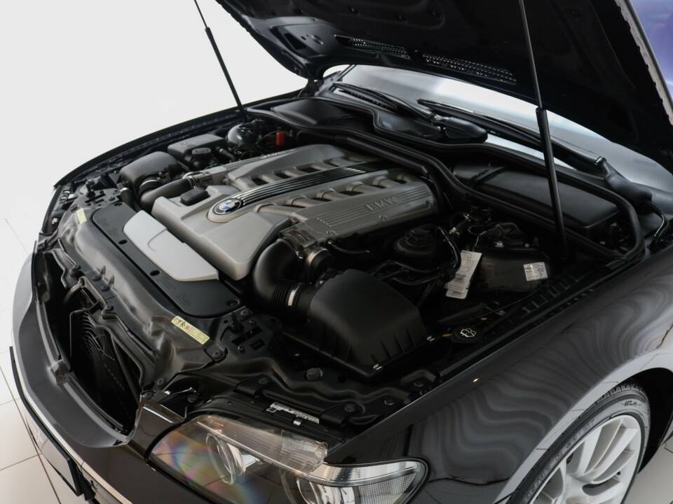 Bild 15/18 von BMW 760i (2005)