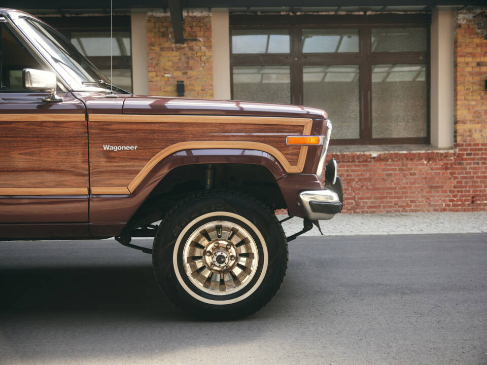 Image 11/96 of Jeep Wagoneer Limited (1982)