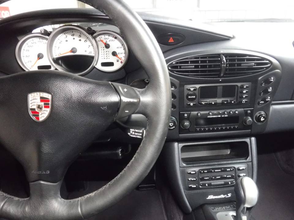 Immagine 47/48 di Porsche Boxster S (2001)
