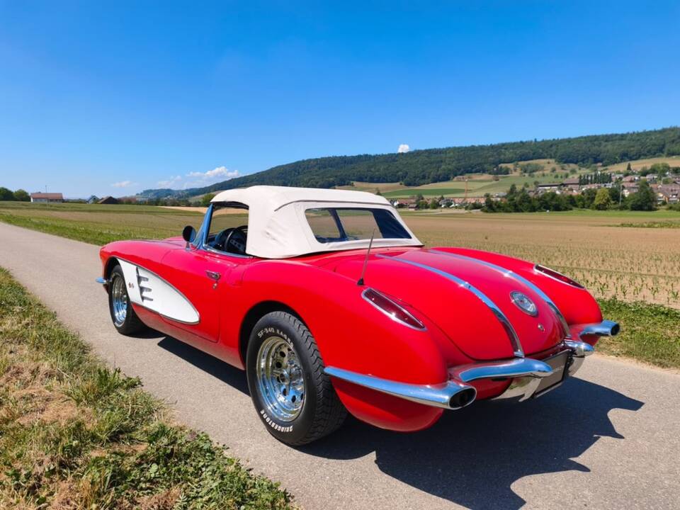 Image 6/25 of Chevrolet Corvette (1958)