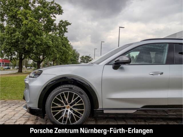 Image 14/50 of Porsche Cayenne S Electric (2026)