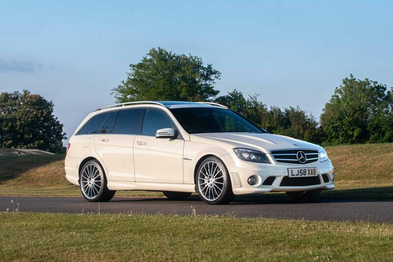 Immagine 11/50 di Mercedes-Benz C 63 AMG T (2009)