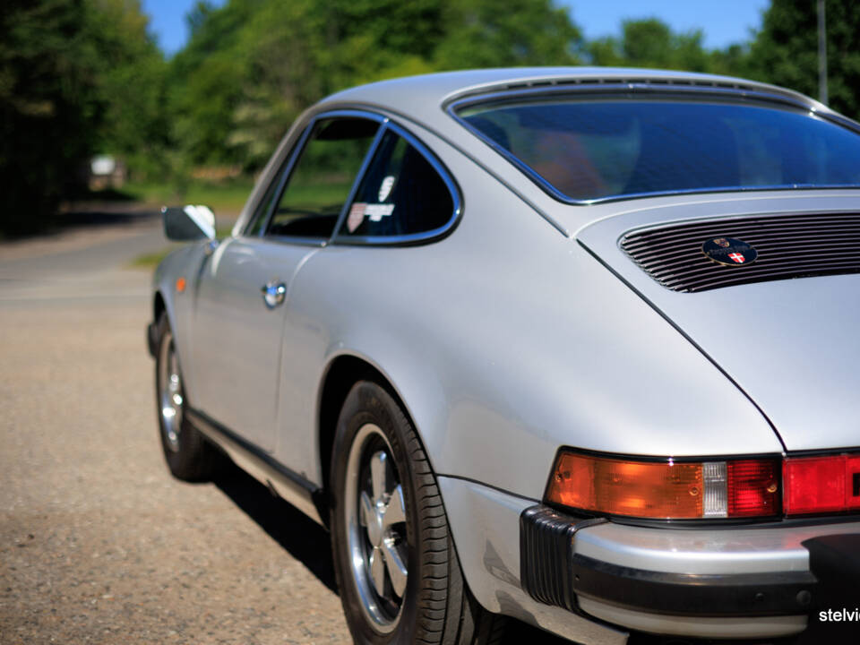 Image 29/42 de Porsche 911 2.7 (1974)