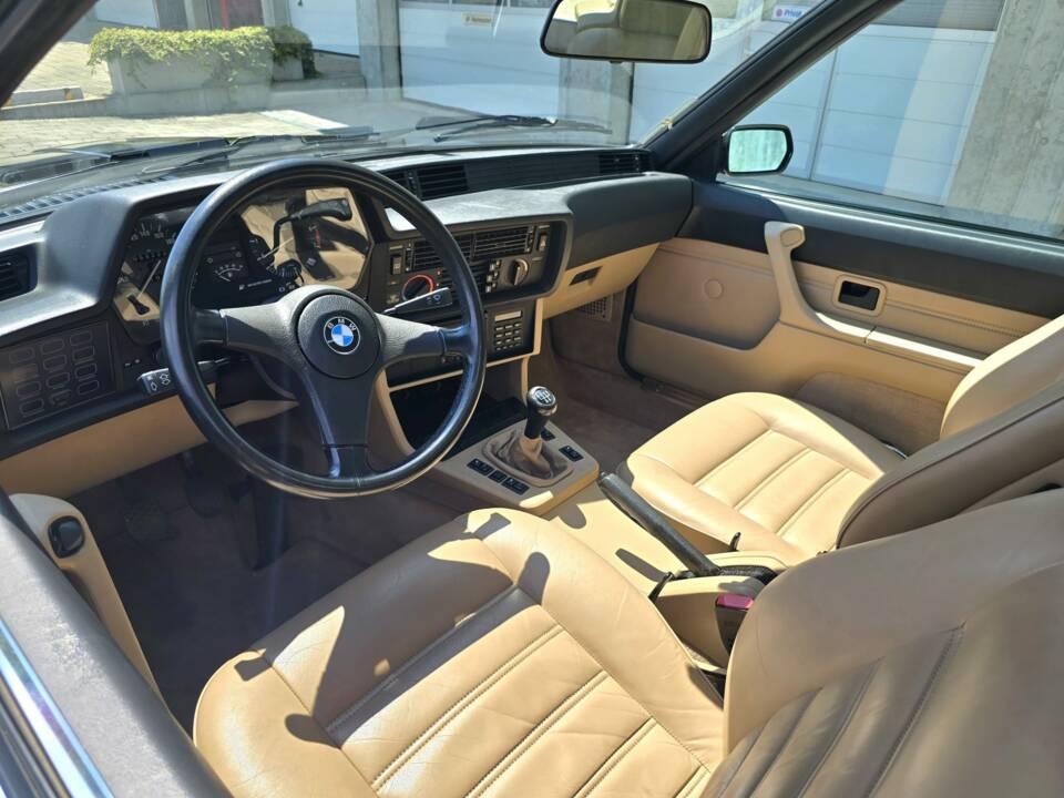 Bild 5/7 von BMW 635 CSi (1987)
