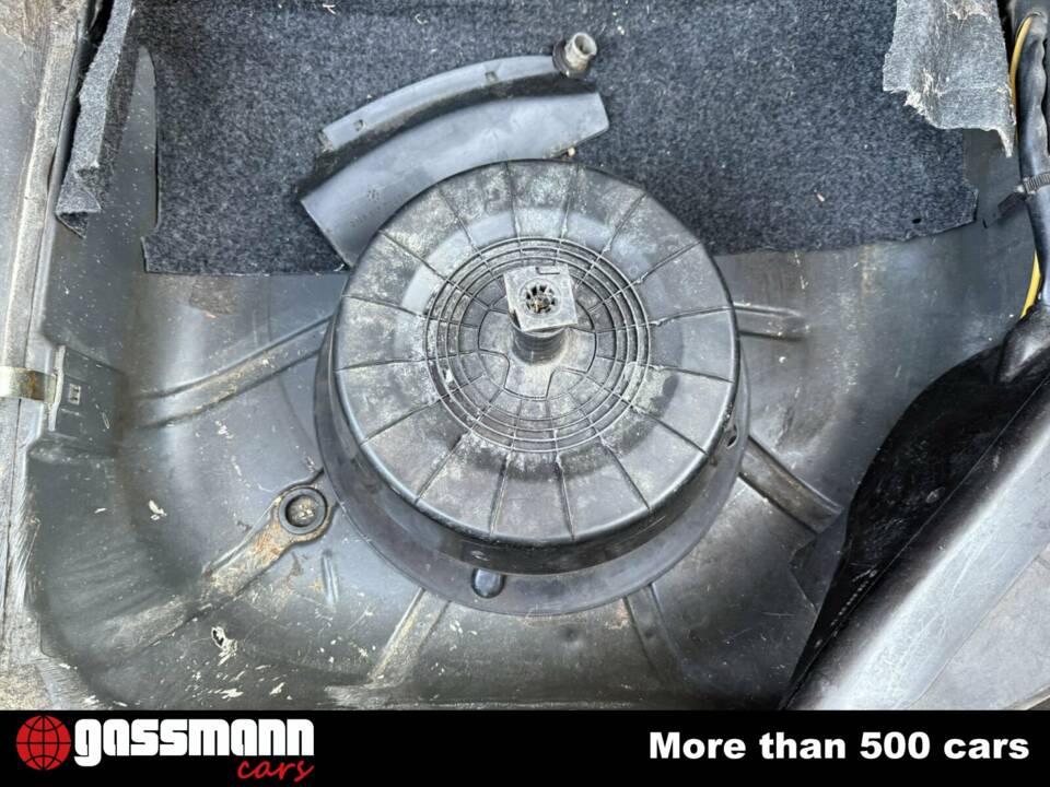 Image 15/15 of Mercedes-Benz 500 SE (1990)