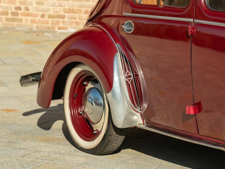 Immagine 33/50 di Renault 4 CV Décapotable (1957)