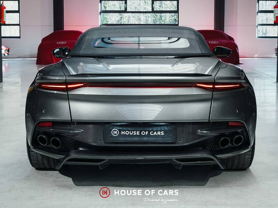 Image 8/25 of Aston Martin DBS Superleggera Volante (2020)