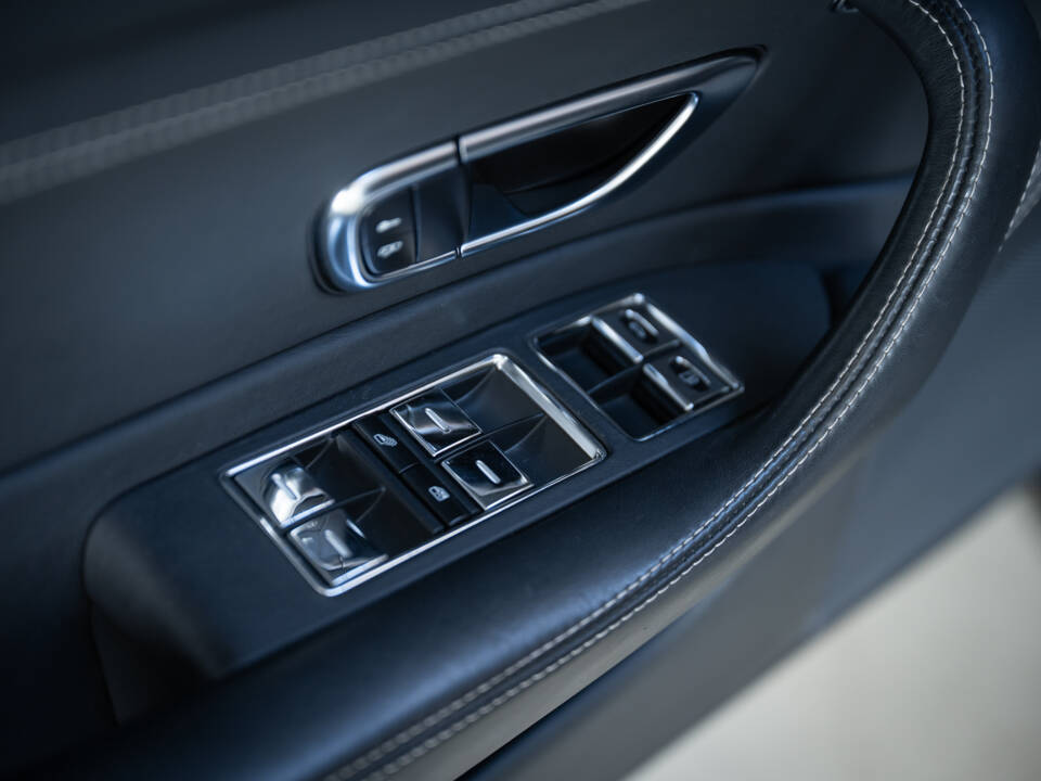 Bild 13/31 von Bentley Continental GTC (2008)