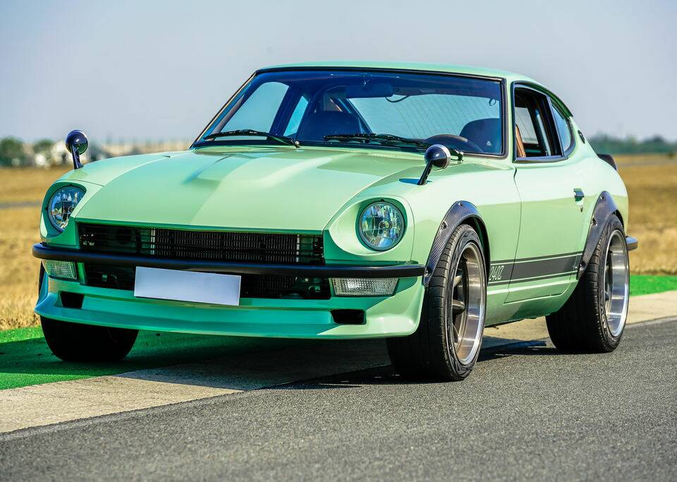 Image 1/8 of Datsun 240 Z (1972)