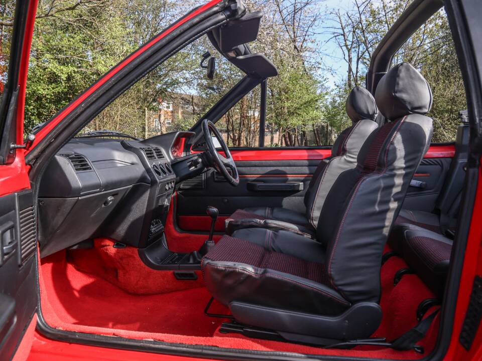 Immagine 33/39 di Peugeot 205 CTi (1991)