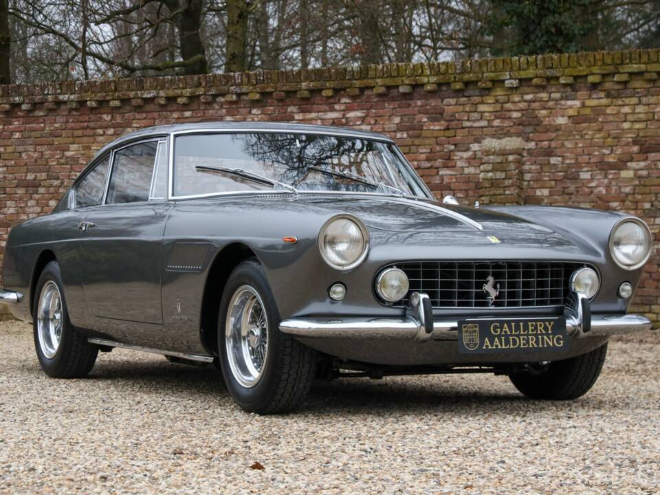 Image 25/50 of Ferrari 250 GT/E (1962)