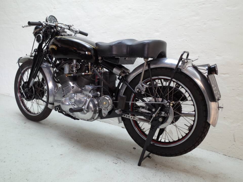 Image 25/30 of Vincent Rapide C (1951)