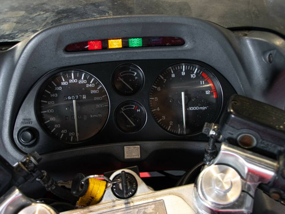 Bild 39/49 von Honda DUMMY (1995)