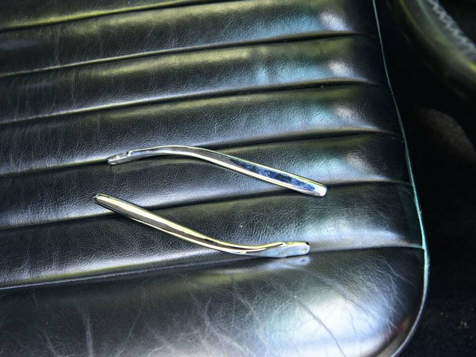 Image 41/50 of Mercedes-Benz 300 SL (1988)