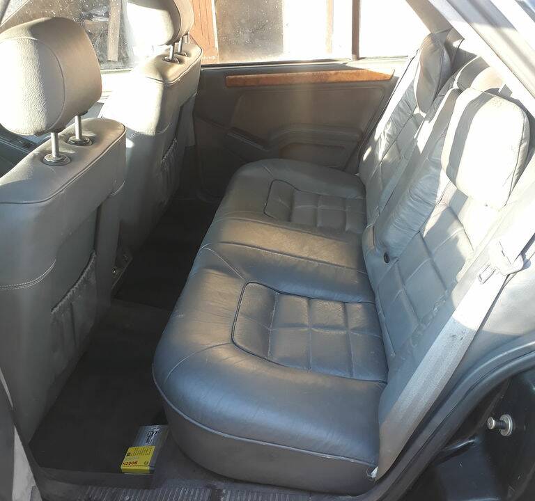 Bild 7/8 von Renault R 25 2.2 (1991)