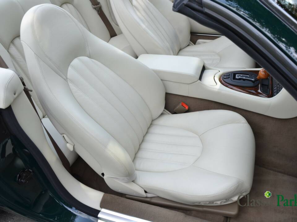 Imagen 35/50 de Jaguar XK8 4.0 (1998)
