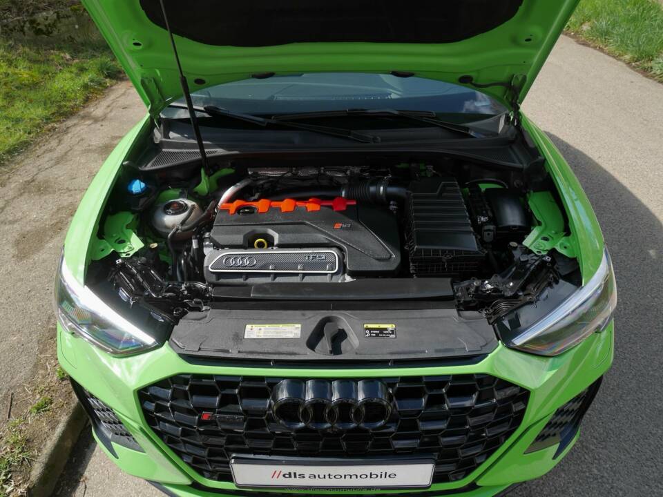 Bild 26/45 von Audi RS Q3 (1900)