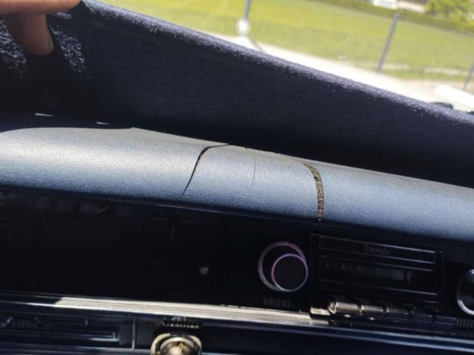 Image 20/23 of Buick Le Sabre Coupe (1966)