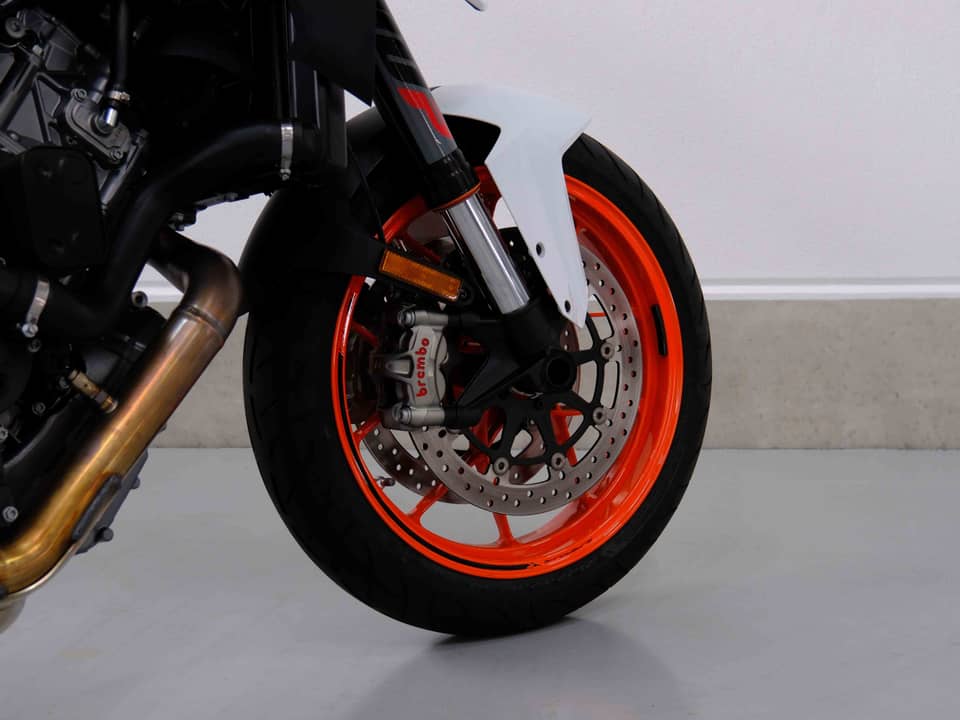 Image 81/83 of KTM 1290 Super Duke R (2018)