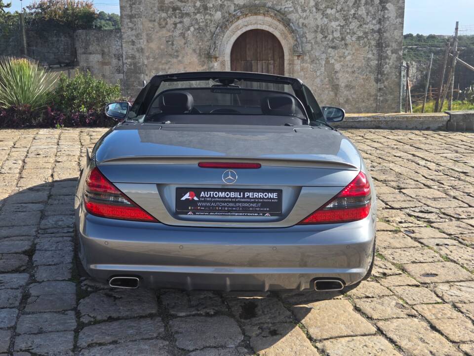 Imagen 24/34 de Mercedes-Benz SL 350 (2010)