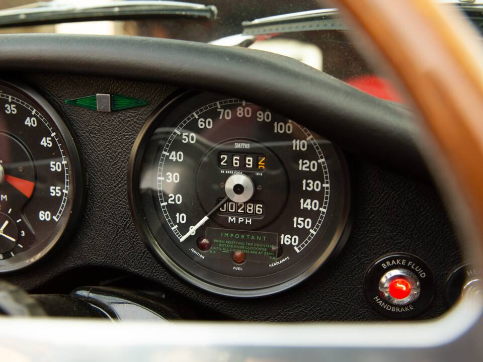 Image 41/50 of Jaguar E-Type 3.8 Flat Floor (1961)