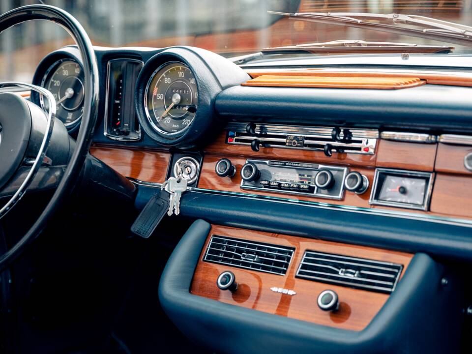 Bild 14/16 von Mercedes-Benz 280 SE 3,5 (1971)