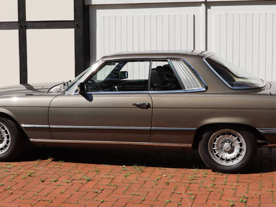 Image 12/59 of Mercedes-Benz 500 SLC (1980)