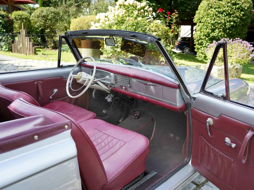 Bild 2/17 von Peugeot 403 Cabriolet (1957)