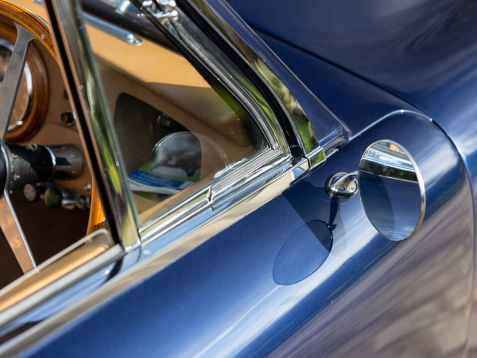 Image 30/50 of Aston Martin DB 2&#x2F;4 Mk I Vantage Convertible (1953)