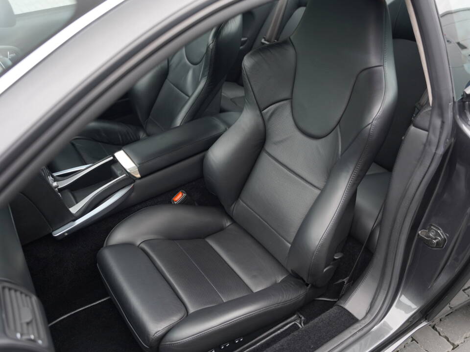 Image 16/50 of Aston Martin V12 Vanquish S (2007)