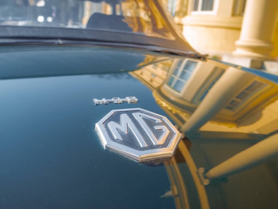 Bild 30/50 von MG MGB GT (1974)