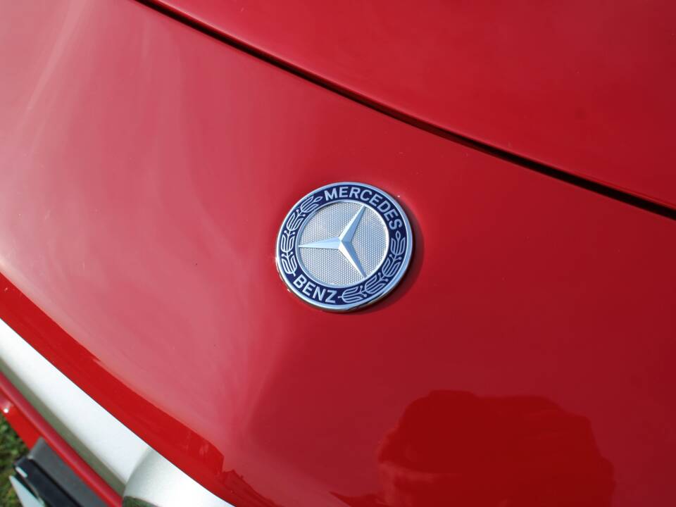 Image 12/57 of Mercedes-Benz SLS AMG (2010)