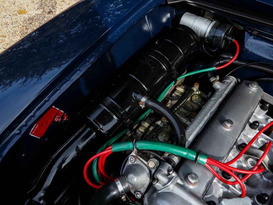 Image 34/50 of Alfa Romeo Giulia Nuova Super 1300 (1975)