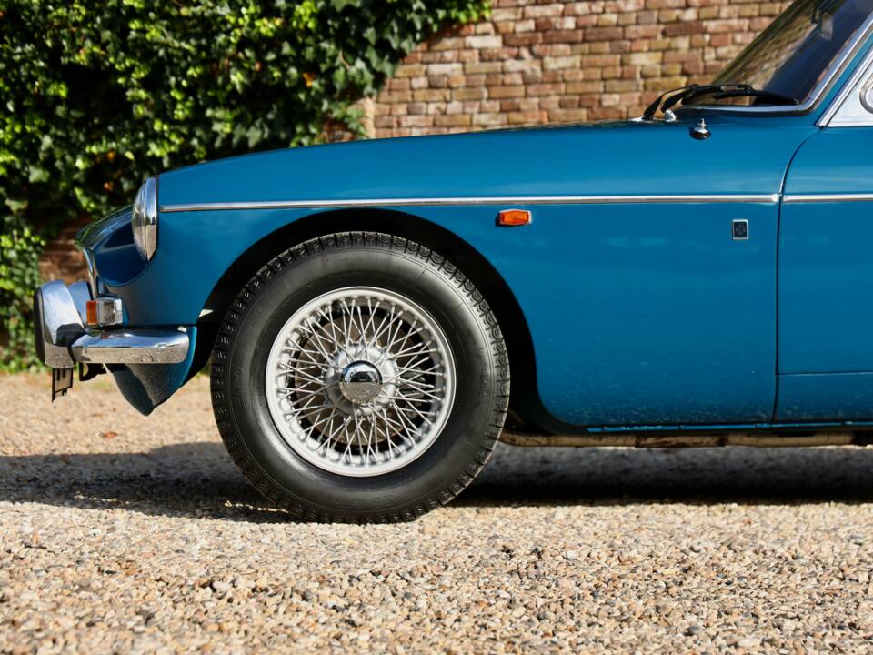 Immagine 26/50 di MG MGB GT (1971)